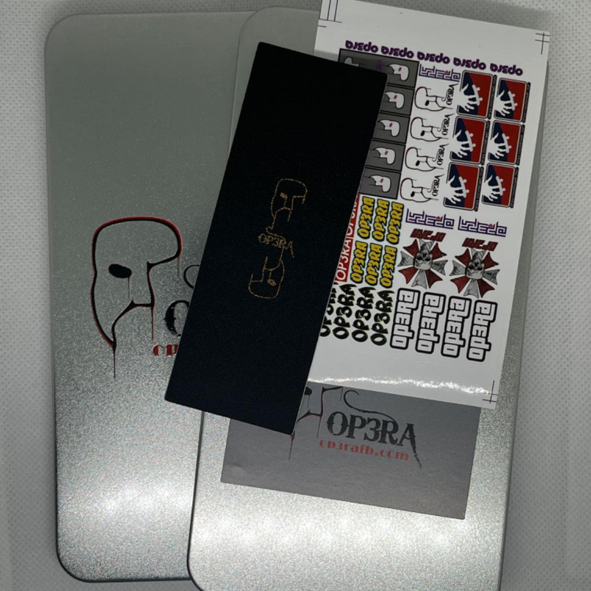 LEEFAI Pro metal carrying case with foam protects gear on the go.