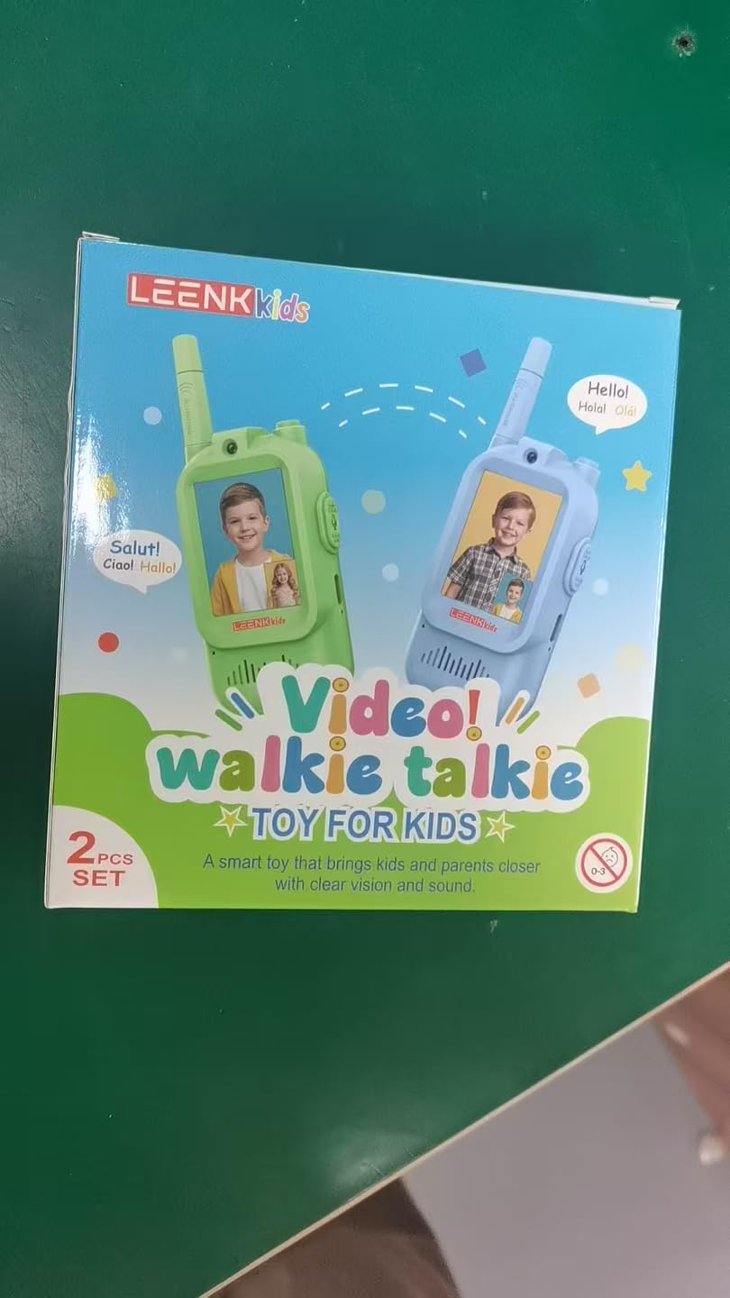LEENK Kids blue box-packaging highlights two units with USB charging cables.