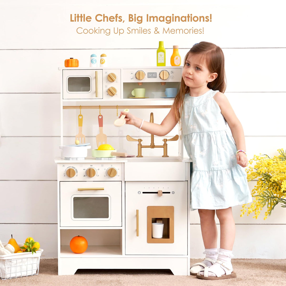 Leeshyah kitchen sink and faucet for realistic washing and role-play routines
