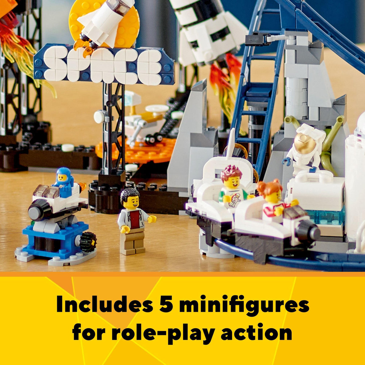 LEGO 31142 Five minifigures enable varied space adventures