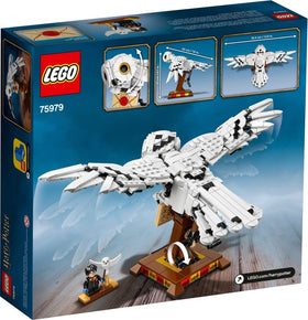 LEGO Hedwig flight detail highlights snowy owl textures for display