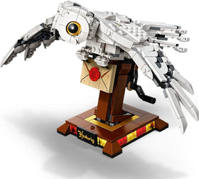 LEGO Hedwig minifigure included for interactive storytelling
