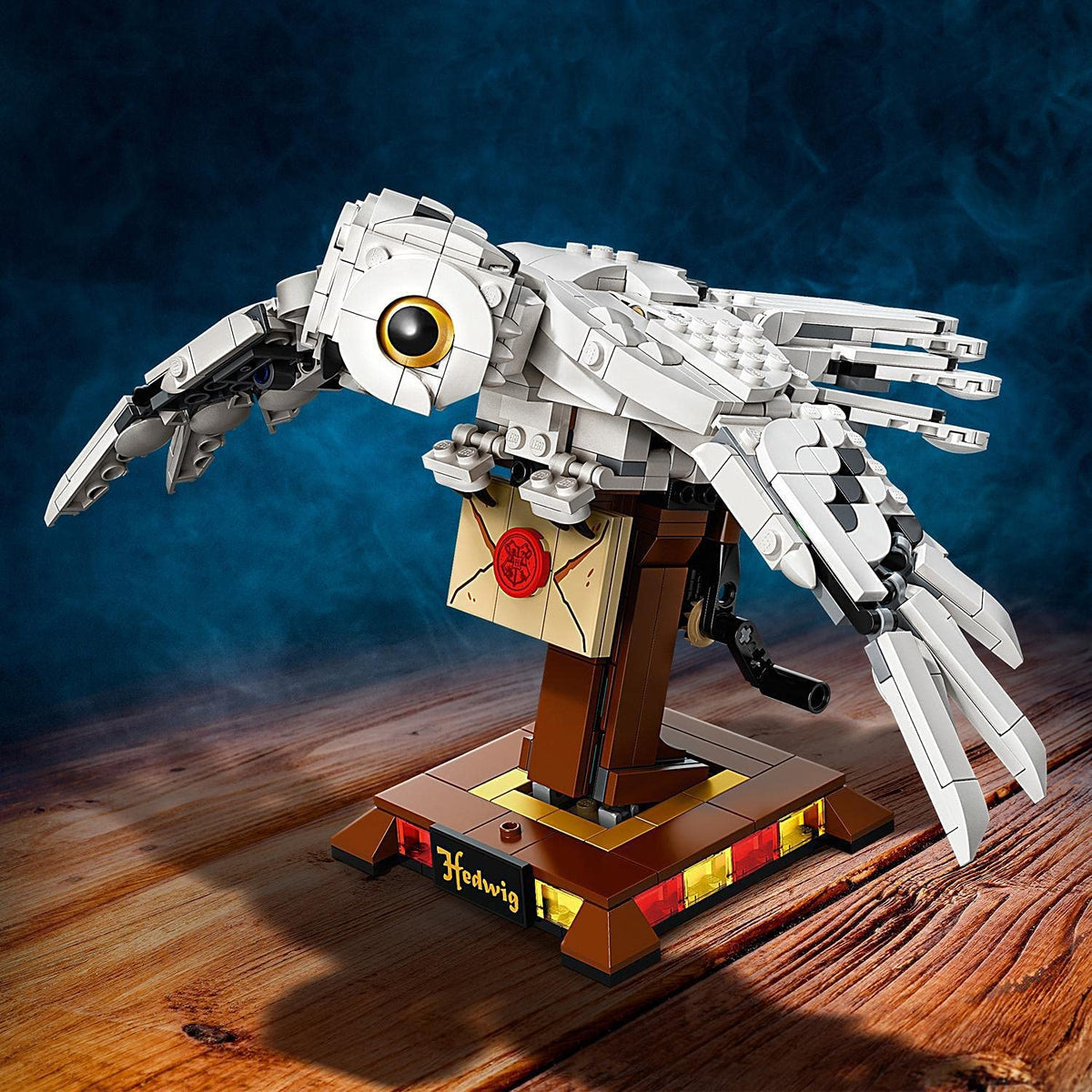 LEGO Hedwig wings movement mechanism enables lifelike flight poses