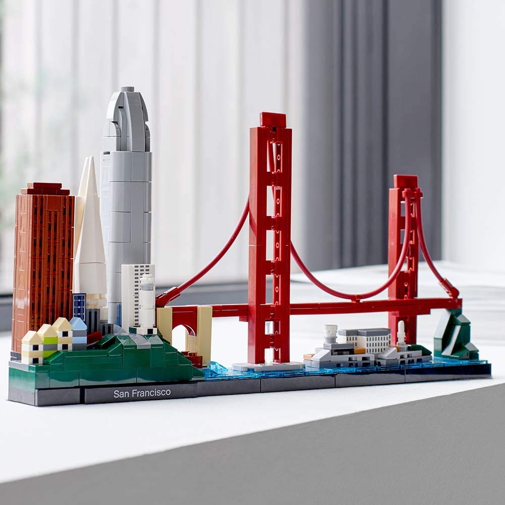LEGO Architecture 21043 Painted Ladies near Alamo Square for colorful city charm