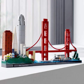 LEGO Architecture 21043 Painted Ladies near Alamo Square for colorful city charm