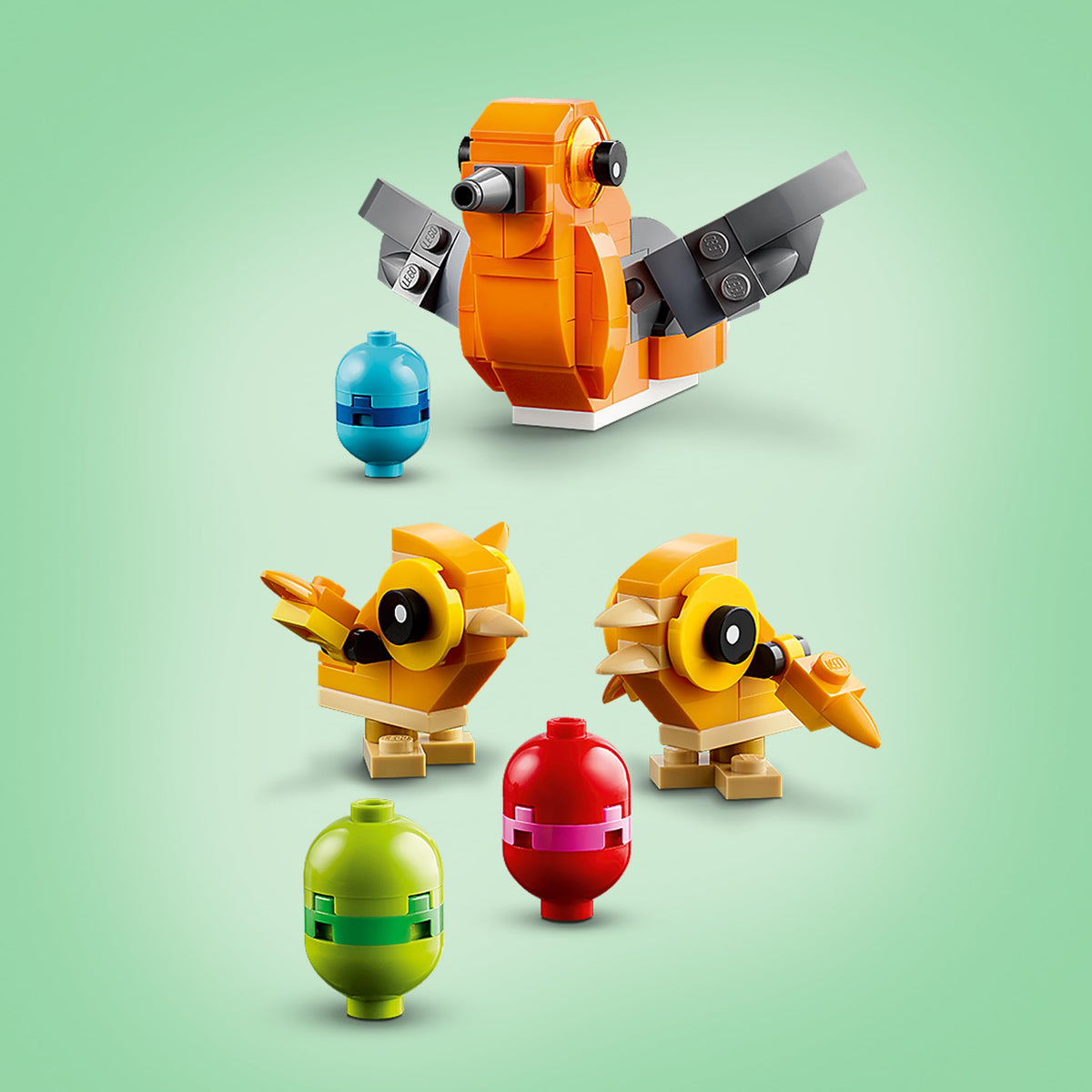 LEGO Bird’s Nest chicks ready to arrange on the nest.