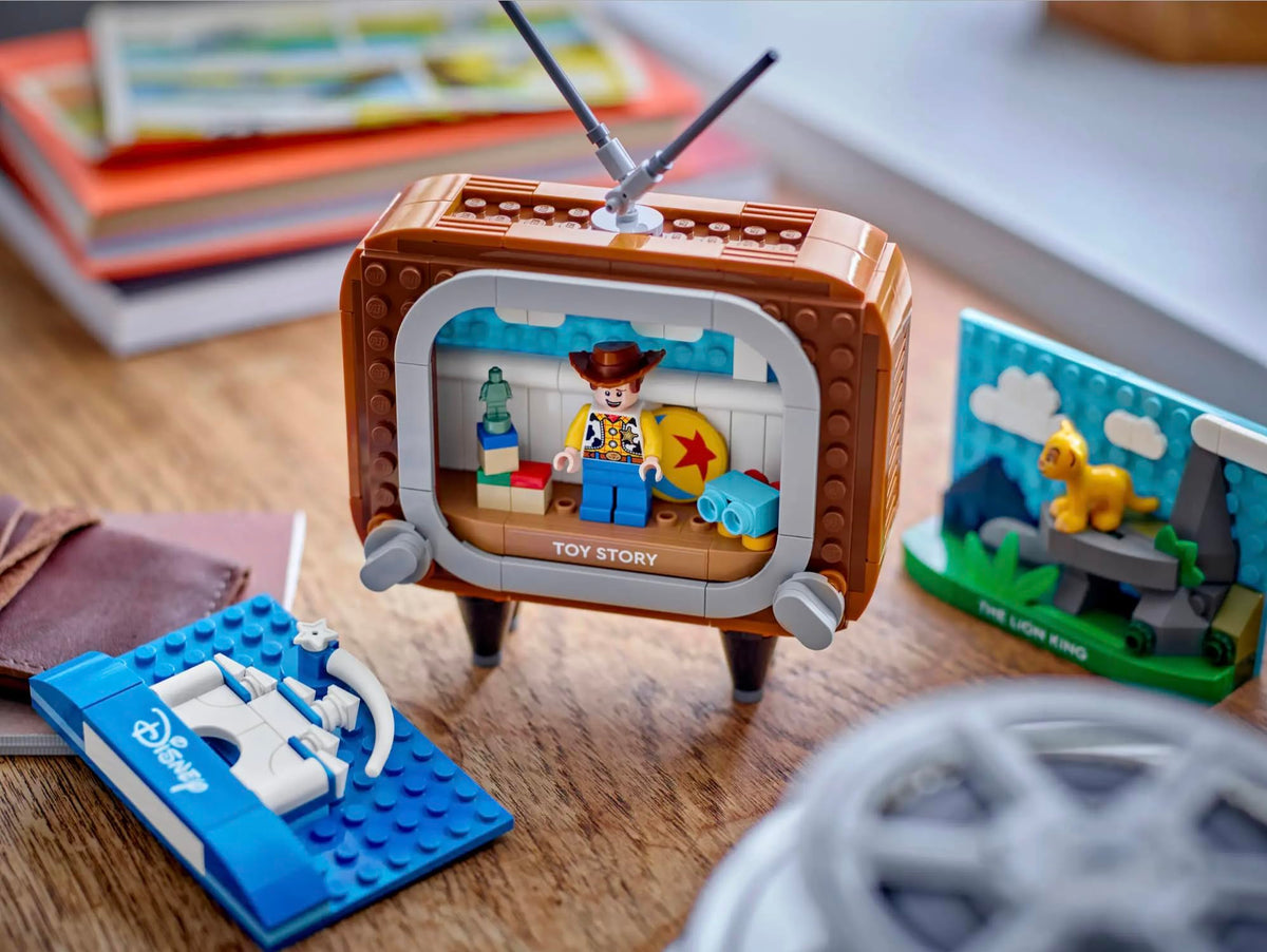 LEGO Classic Animation Scenes 40774 Andys Room Toy Story scene for playful scene construction
