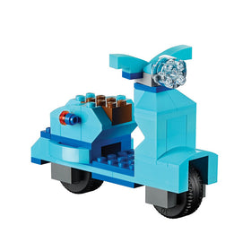 LEGO Classic 10698 kids building scene promoting open-ended play