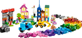 LEGO Classic 10698 open tray with parts highlights easy storage and cleanup