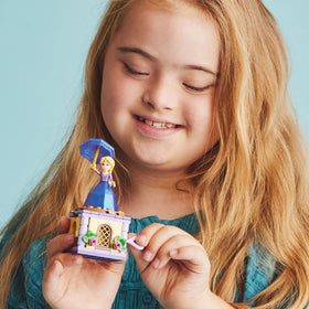 Rapunzel stand with turning top supports creative build and confident play.