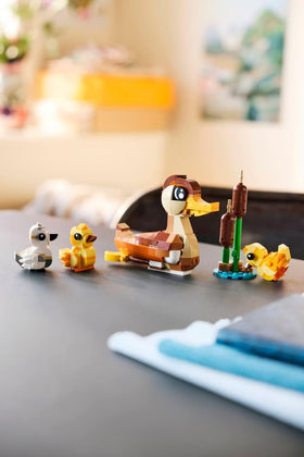 LEGO Duck Family 262 pieces set for creative building.