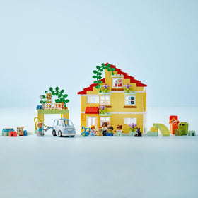 LEGO DUPLO Town 10994 garage with solar-powered push-and-go car