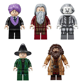 LEGO Harry Potter Hogwarts Great Hall treasure room reveals hidden artifacts for story driven scenes