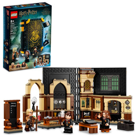 LEGO Harry Potter Hogwarts Moment Defence Class cover opens an immersive portable classroom experience