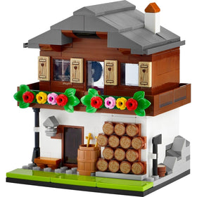 LEGO 40594 Swiss interior details provide cozy display and storytelling opportunities.