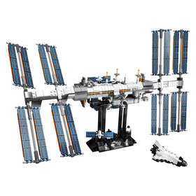 LEGO Ideas 21321 ISS front view for an impressive display centerpiece.