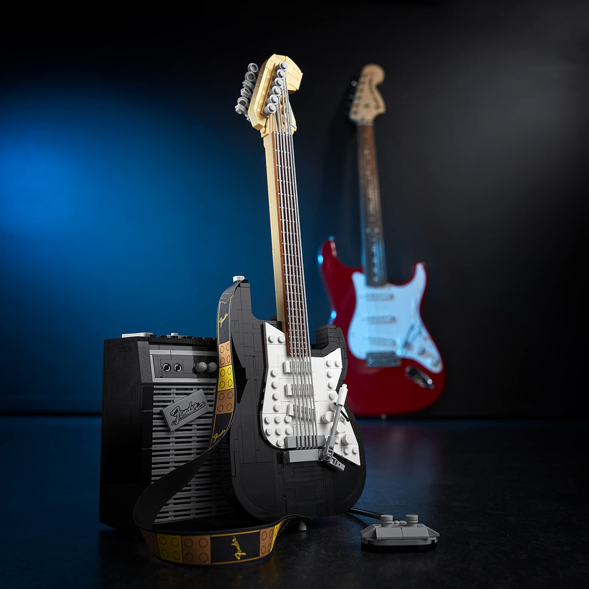 LEGO Ideas Fender Stratocaster 21329 Princeton Reverb amplifier adds authentic retro vibe.