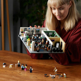 LEGO Ideas The Office 21336 Jim and Dwight desks for creative display setups