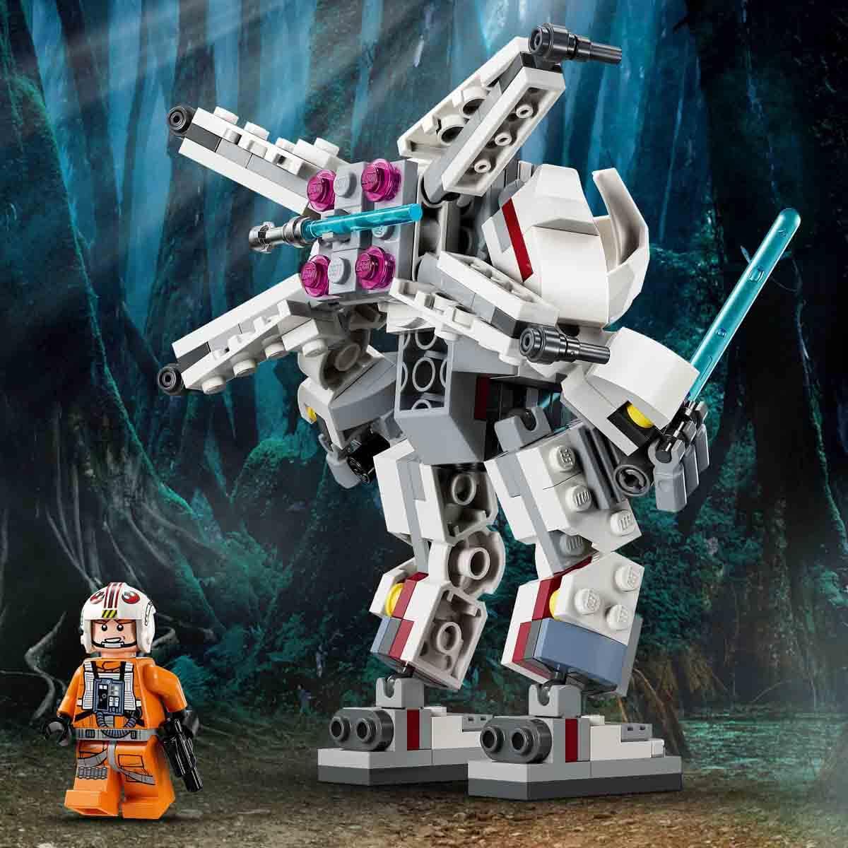 LEGO Luke Skywalker X-Wing Mech cockpit open for action scenes