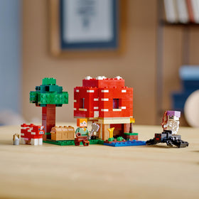 Outdoor play scene with LEGO Minecraft The Mushroom House for dynamic adventures.