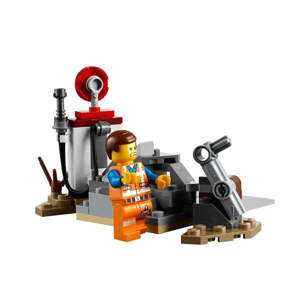 LEGO Movie 2 fuel station with pump enhances fueling play.