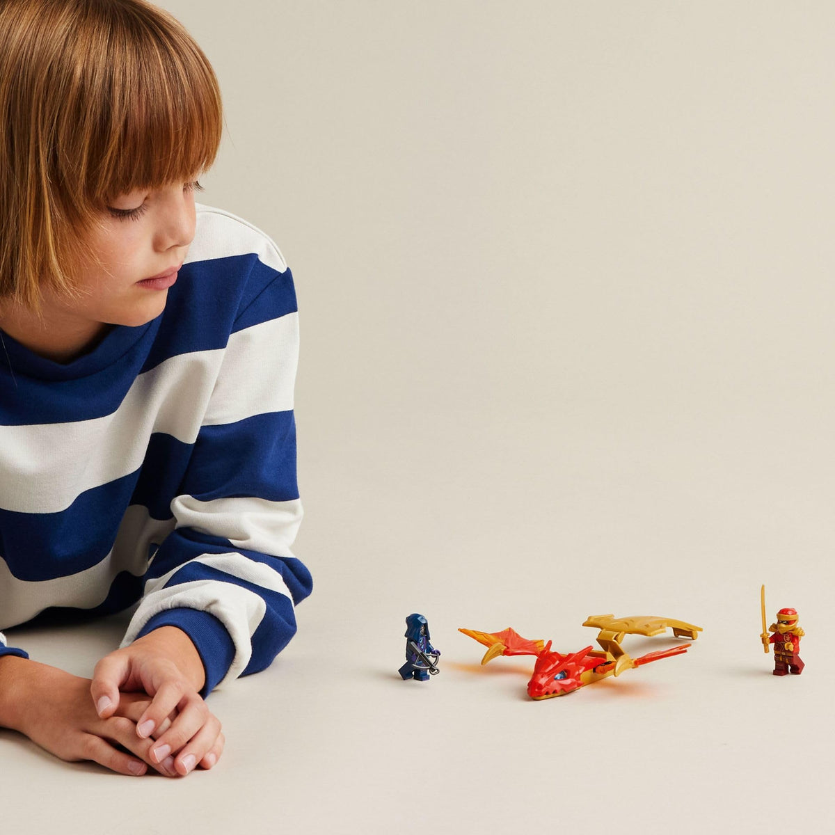 Blue dragon power element held by dragon for dramatic play
