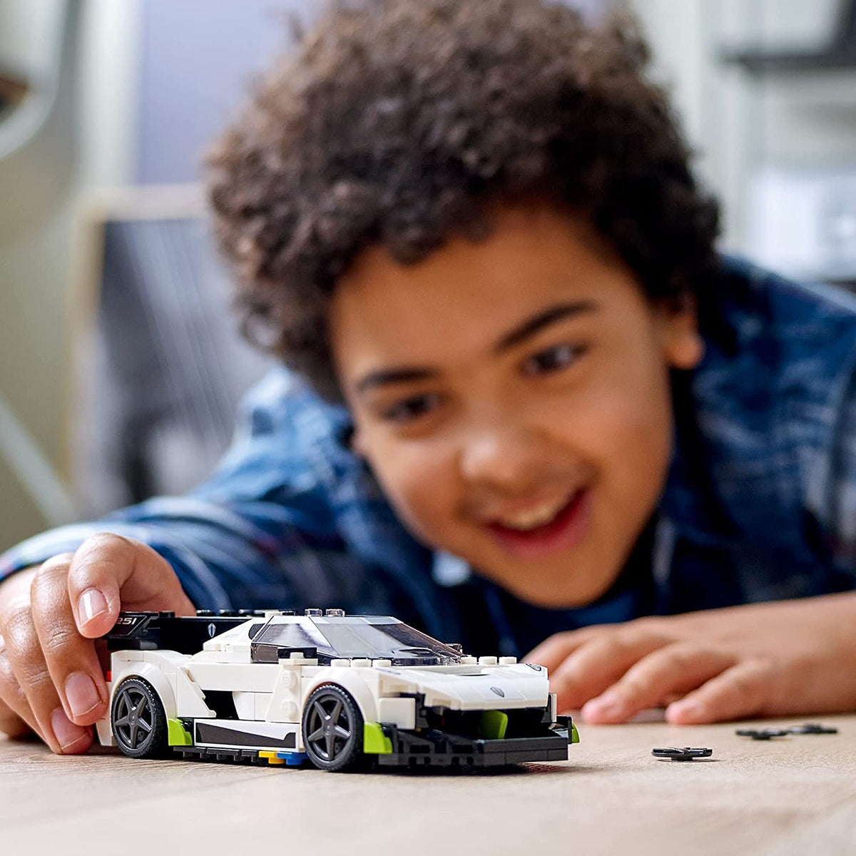 LEGO Speed Champions Koenigsegg Jesko 76900 side view showing two-seat cockpit.