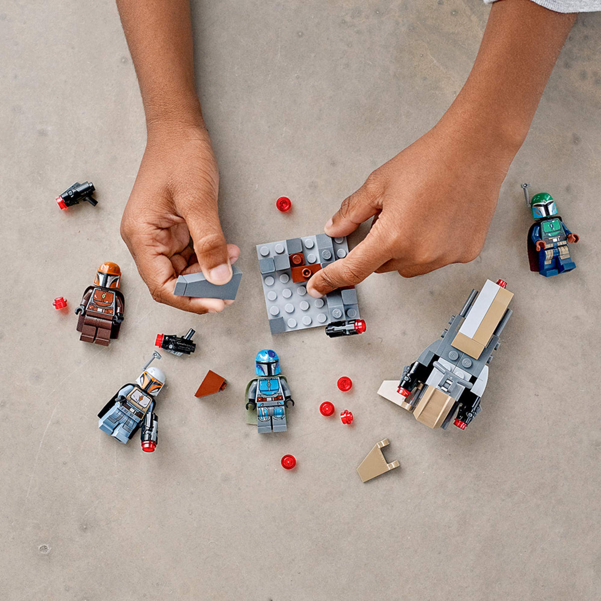 Action scene playset for storytelling and displayable LEGO build.