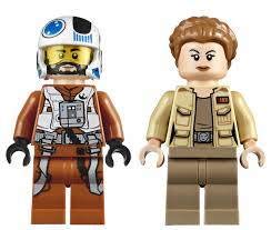 LEGO Star Wars two spring-loaded shooters add action-ready play moments.