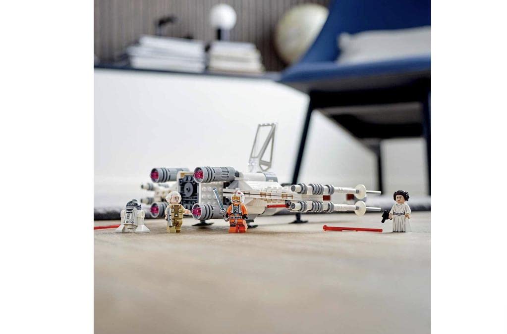 LEGO Star Wars X-Wing retractable landing gear for realistic takeoffs and landings