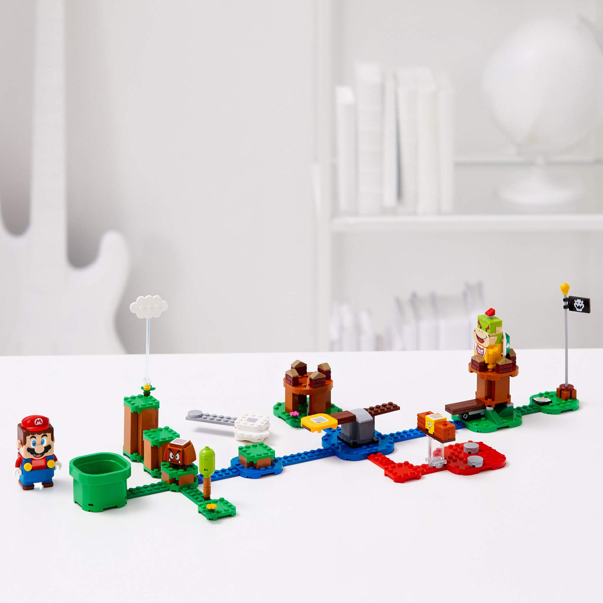 231 piece set enables flexible building and level customization