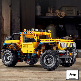 LEGO Technic Jeep Wrangler 4x4 open doors: interactive access and display ready design