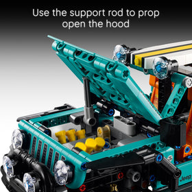 LEGO Technic Jeep Wrangler Rubicon SUV ducking tribute and removable surfboard accessory.