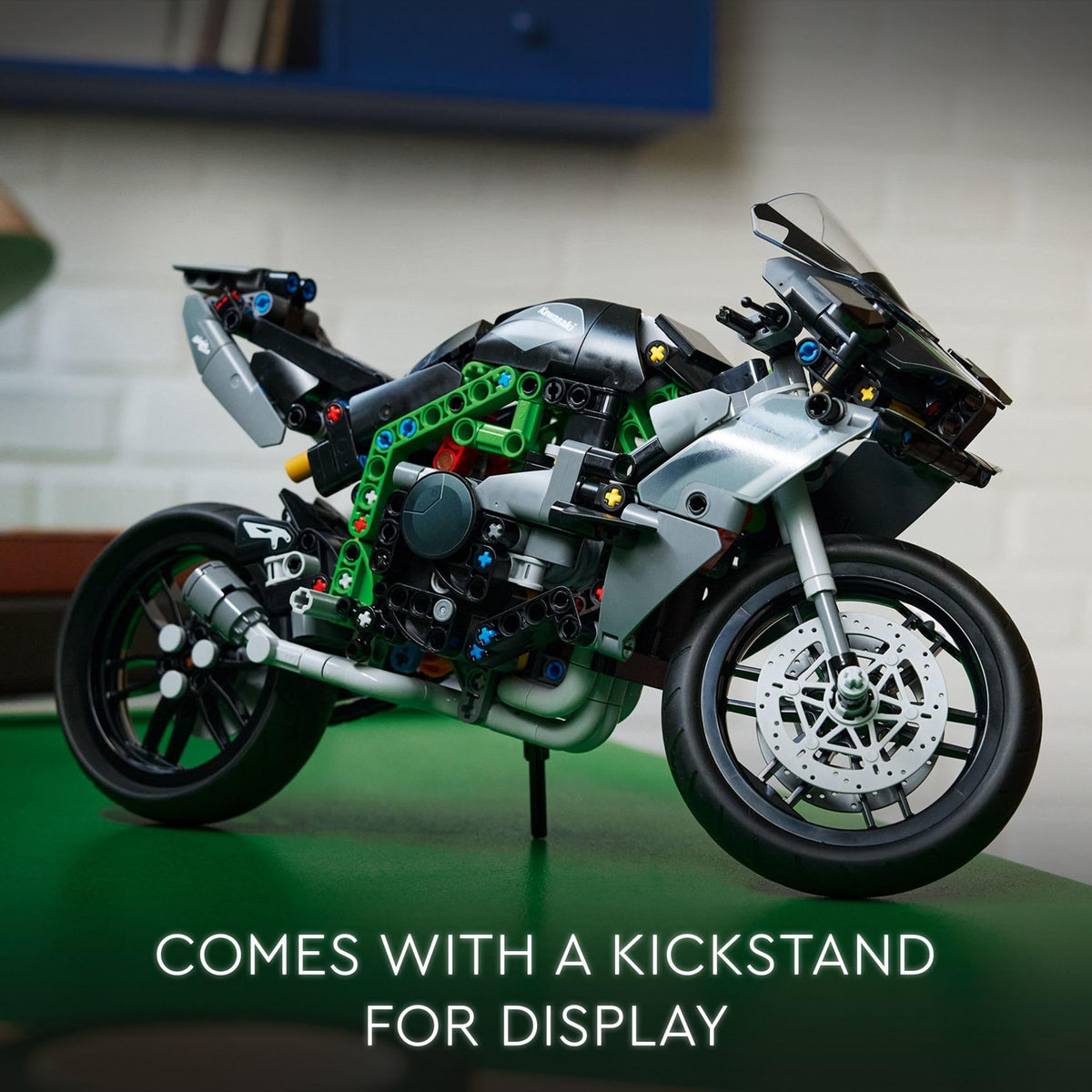 LEGO Technic Kawasaki Ninja H2R windshield and decals offer authentic branding cues.
