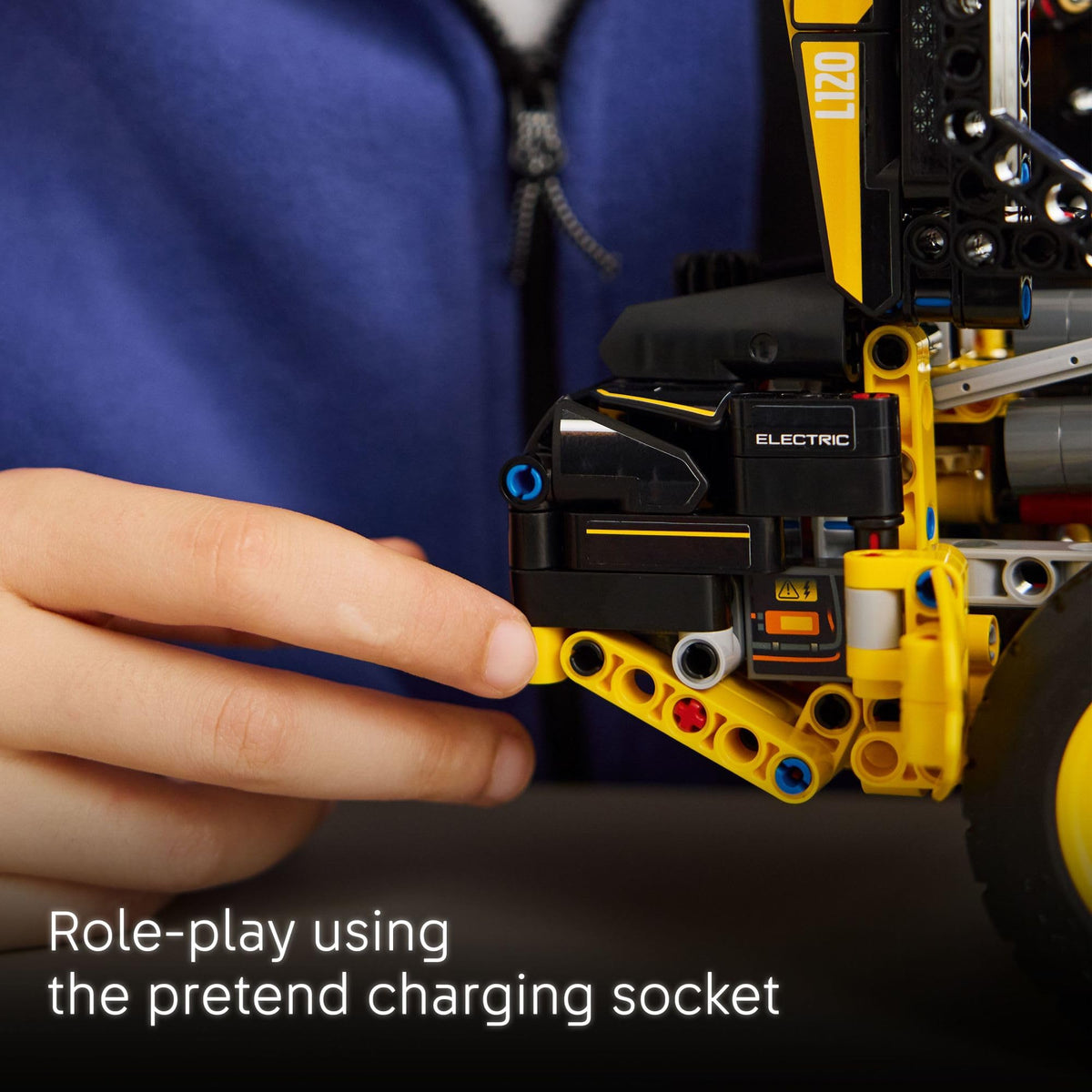 Build-view captures the 973-piece model and the rewarding assembly process