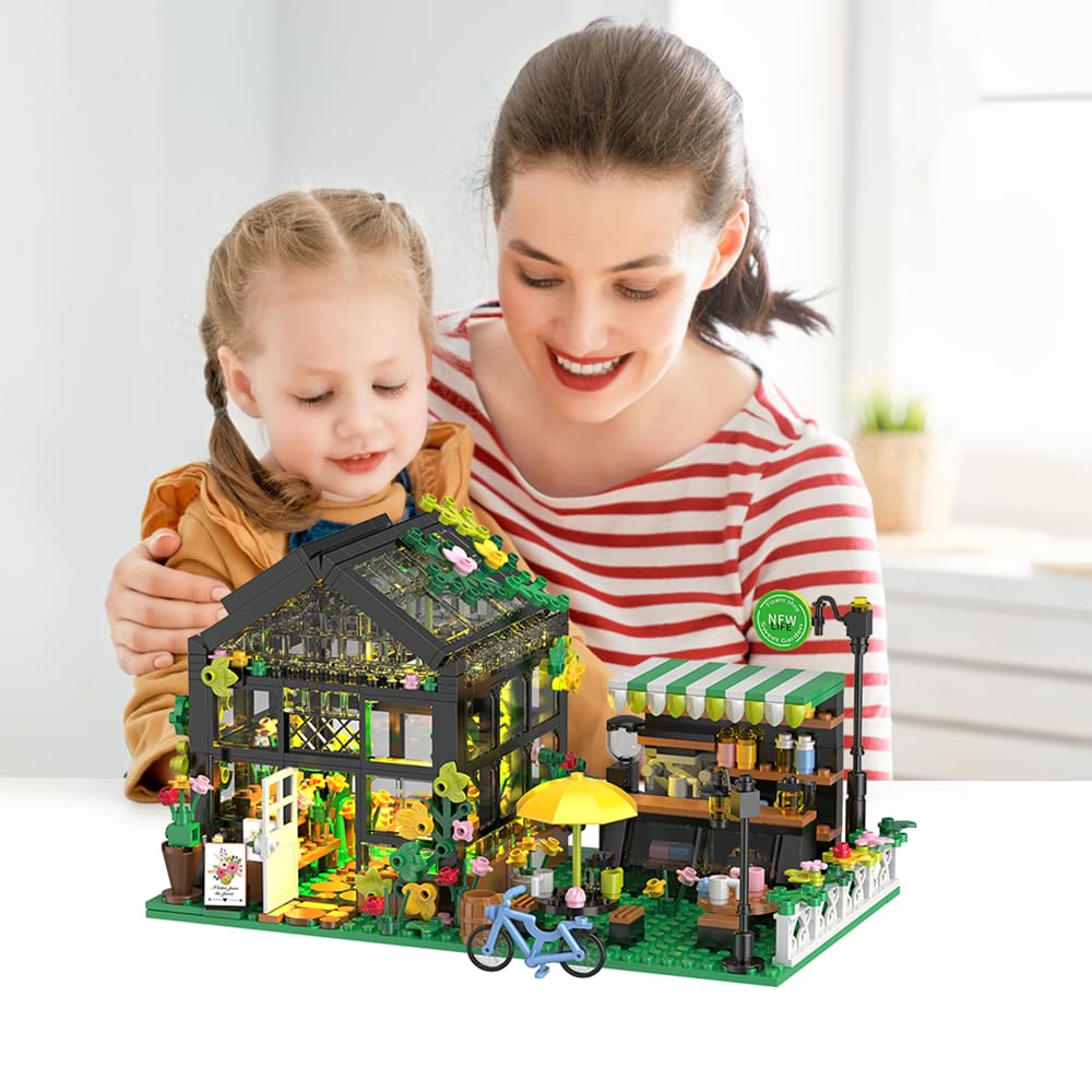 LEGPS YYDS LED night ambience enhances cozy evenings after play.