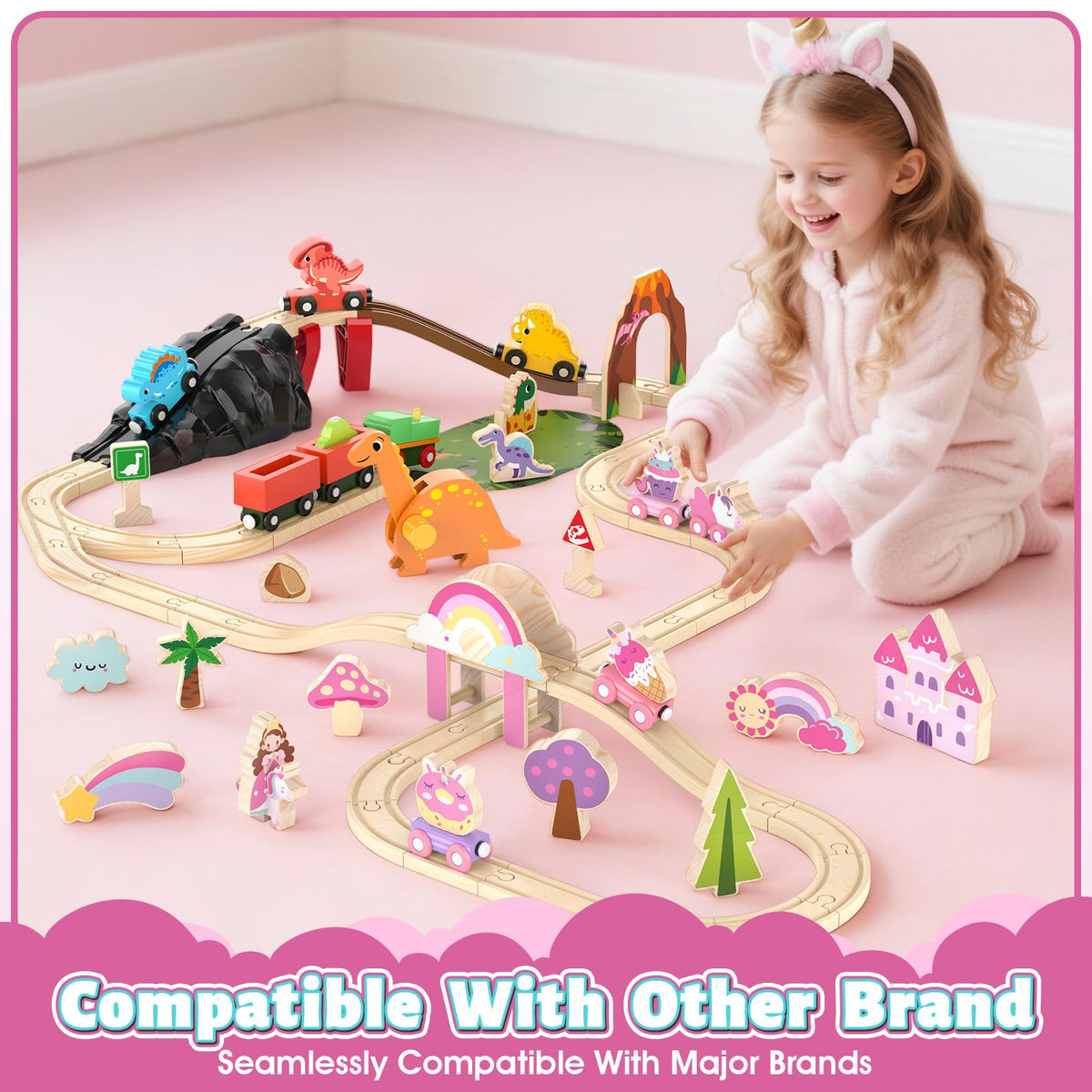 Lehoo Castle track pieces and desserts enable expandable layouts