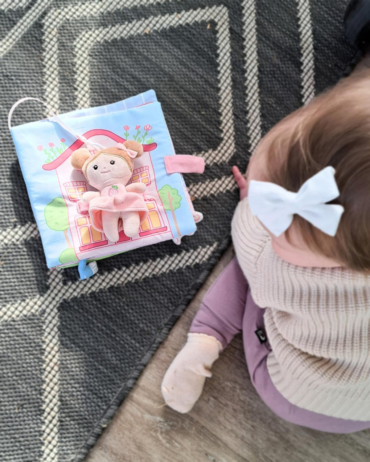 LeyaDoll sensory play ideas inspire curious babies during everyday routines.