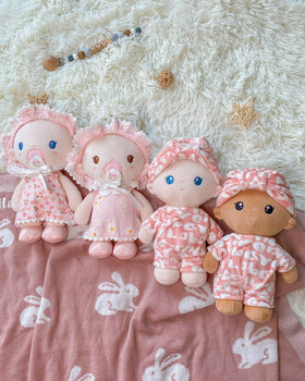 LeyaDoll gift-ready pink box adds instant gifting joy.