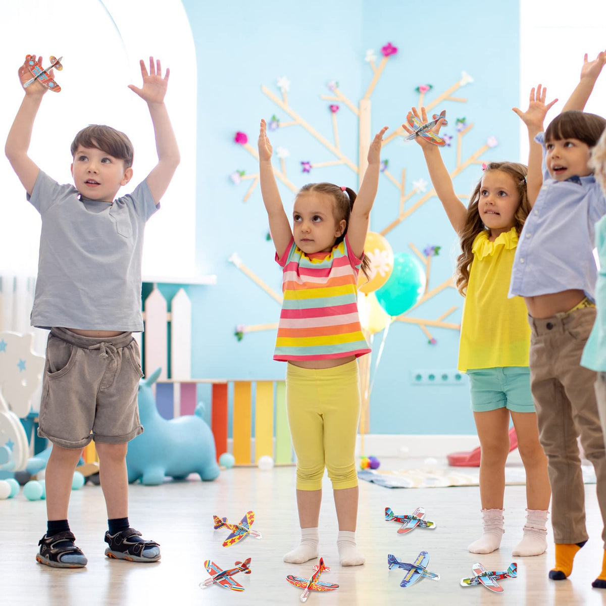 Libima foam airplanes with bright patterns to attract kids during outdoor play.