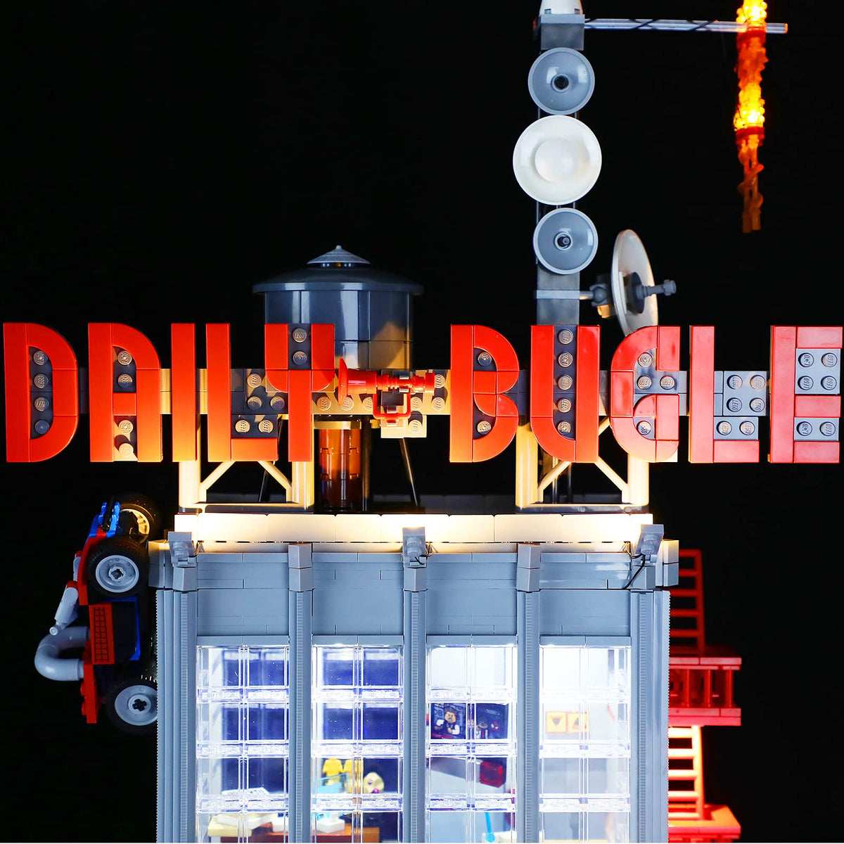 LIGHTAILING Daily Bugle light set USB and battery power options shown