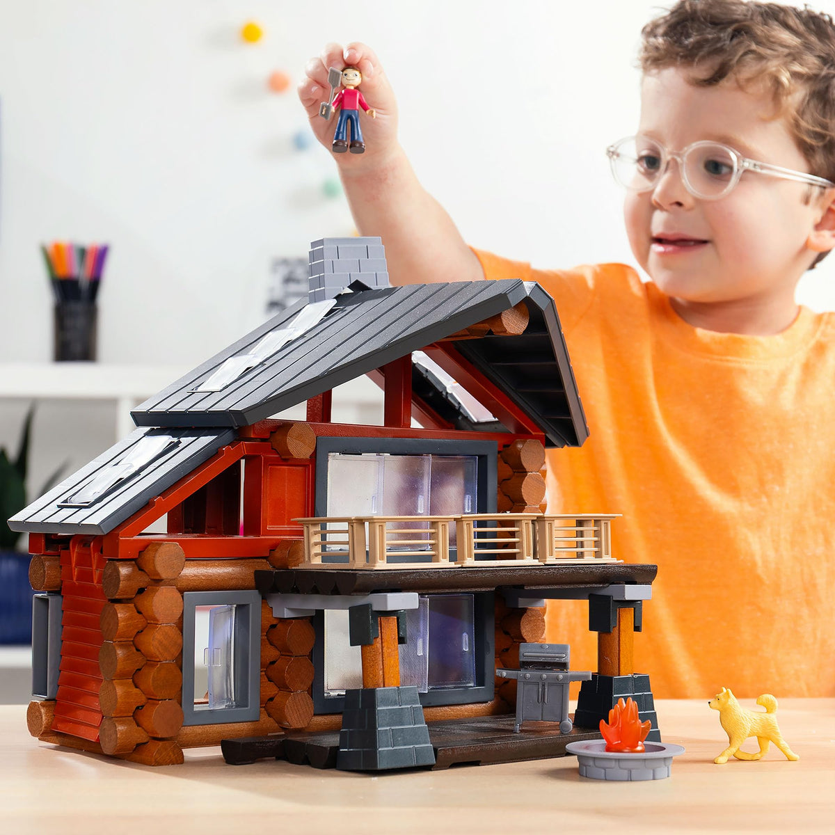 Lincoln Logs Beechwood Retreat open-back layout simplifies setup and learning.