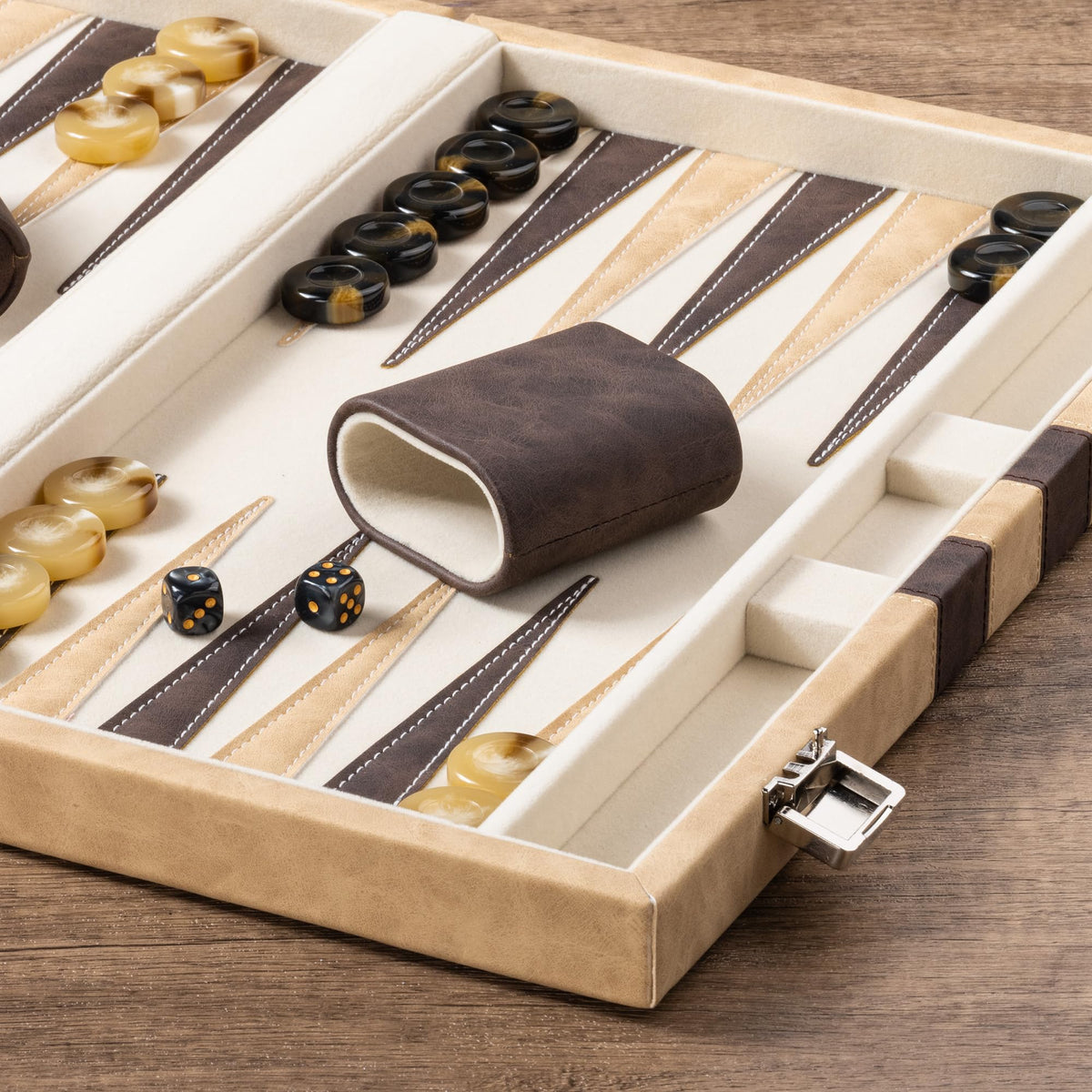 Lingle backgammon set open, showing generous playing area for gameplay.