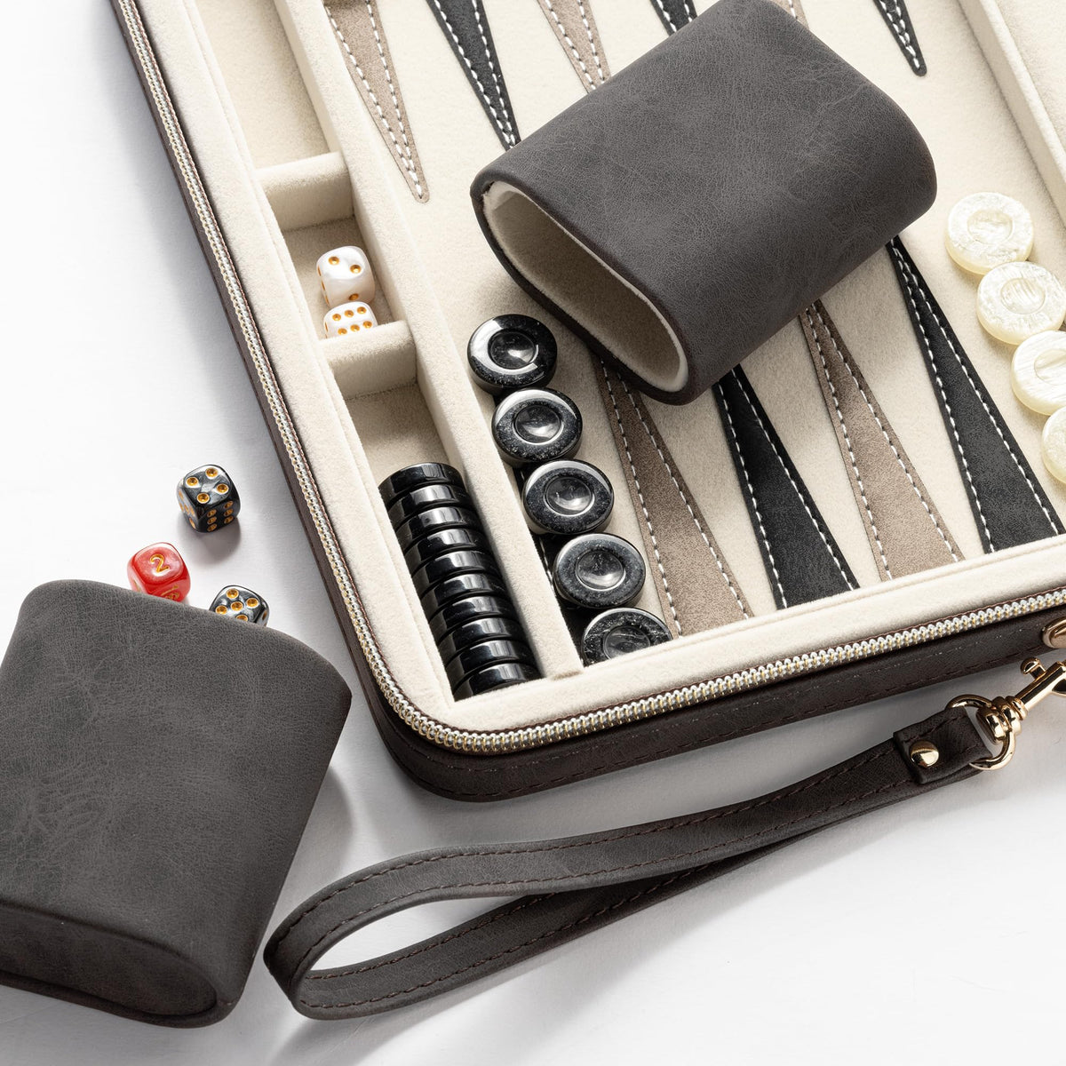Lingle backgammon chips and dice for authentic gameplay.