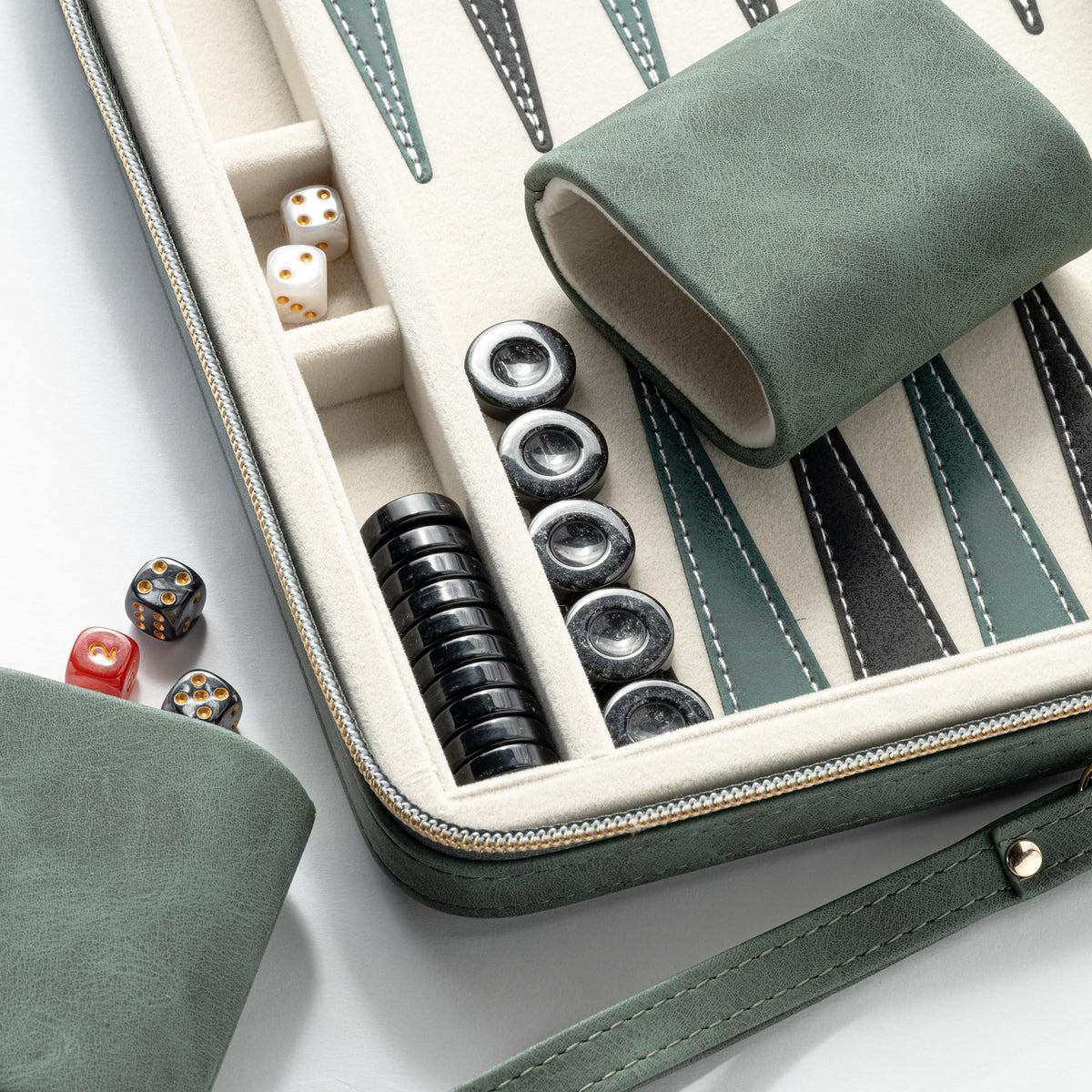 Lingle backgammon green chips in faux horn for authentic look