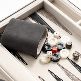 Lingle backgammon dice cups included for quick setup.