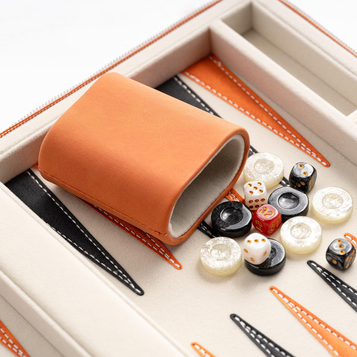 Lingle backgammon zipper and handle, durable portable design