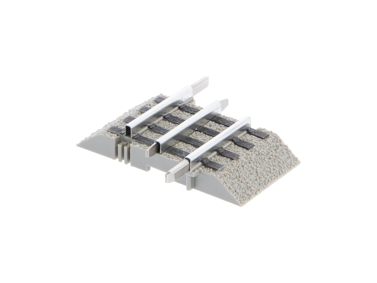 Lionel FasTrack features and realistic rail detailing improving layout realism.