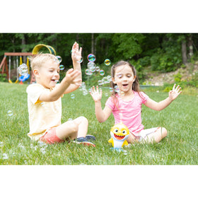 Little Kids No Spill design protects surfaces during play.