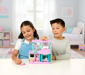 No batteries required for instant, unplugged pretend vet clinic play.